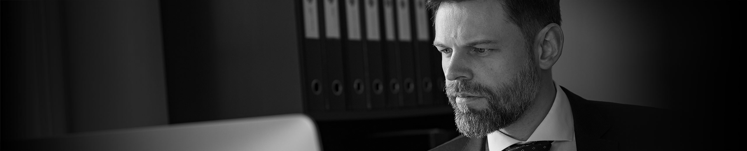 To hænder med knoerne mod hinanden